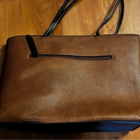 Tan Purse - Picture 2 of 8